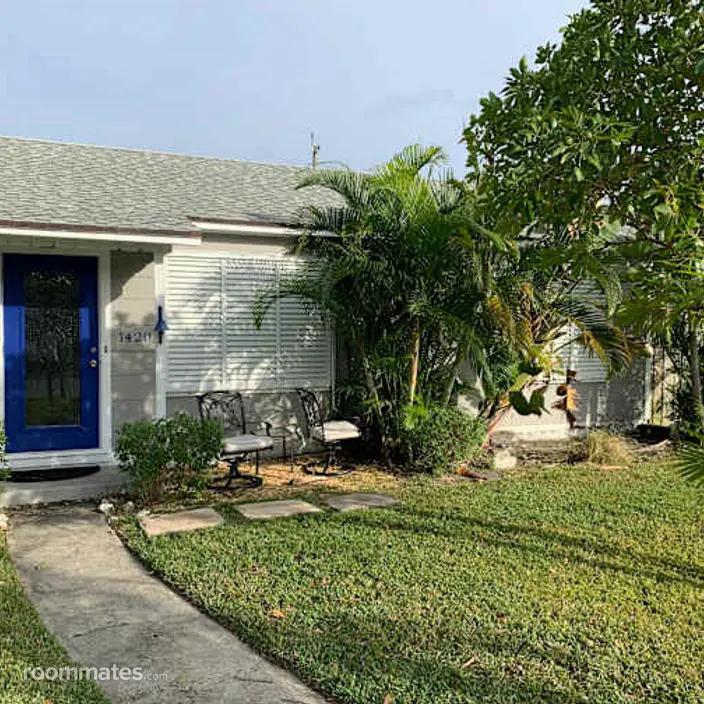 Room for rent in Lake Worth Beach, FL $1200, house