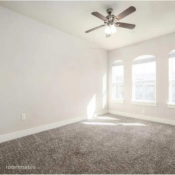 Room for rent in Lewisville, TX $950, townhouse