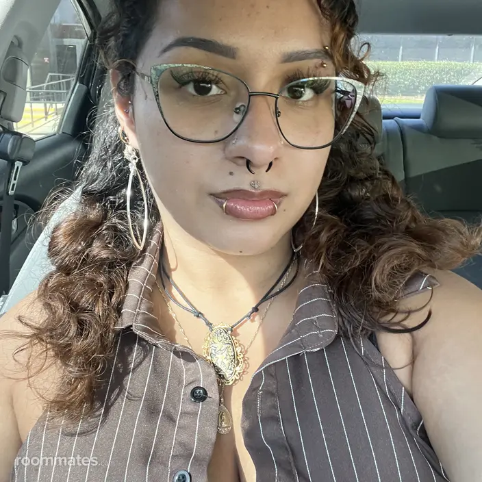 Roommate looking Anaheim, CA, $1100
