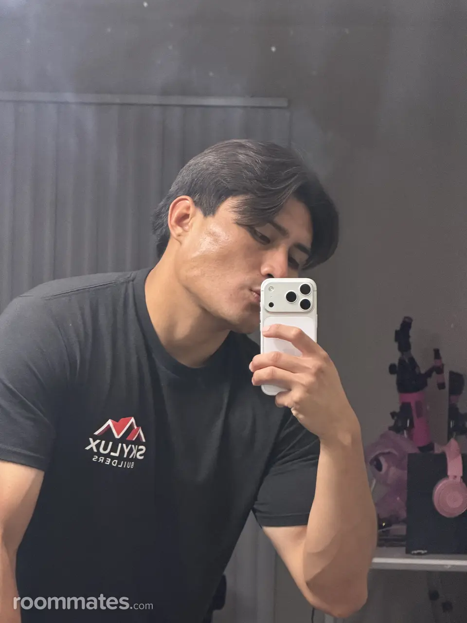 Profile photo 4 of 4