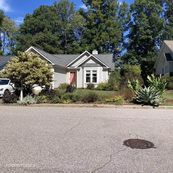 Room for rent in Cary, NC $650, house