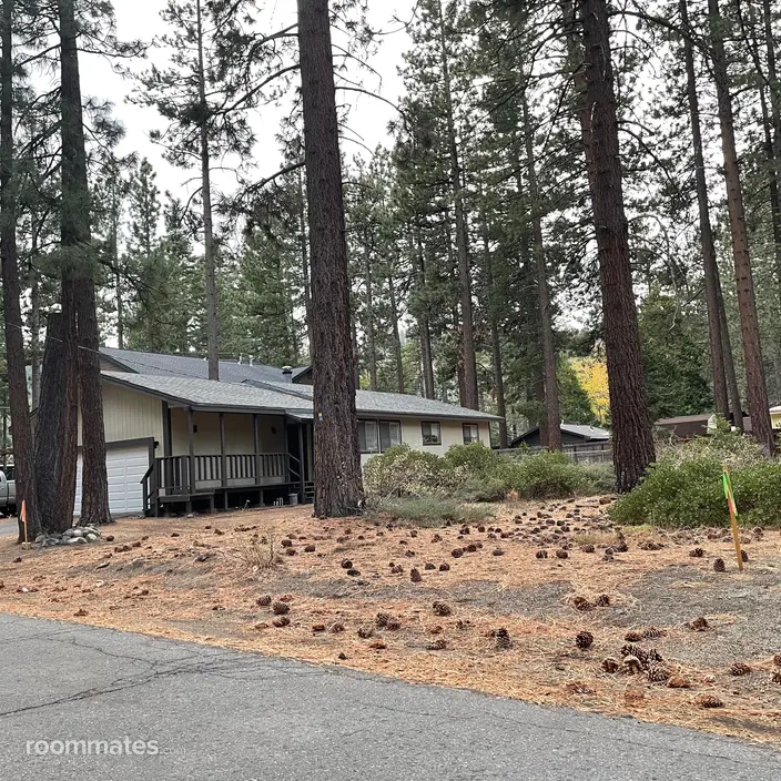 Room for rent in South Lake Tahoe, CA $1400, house
