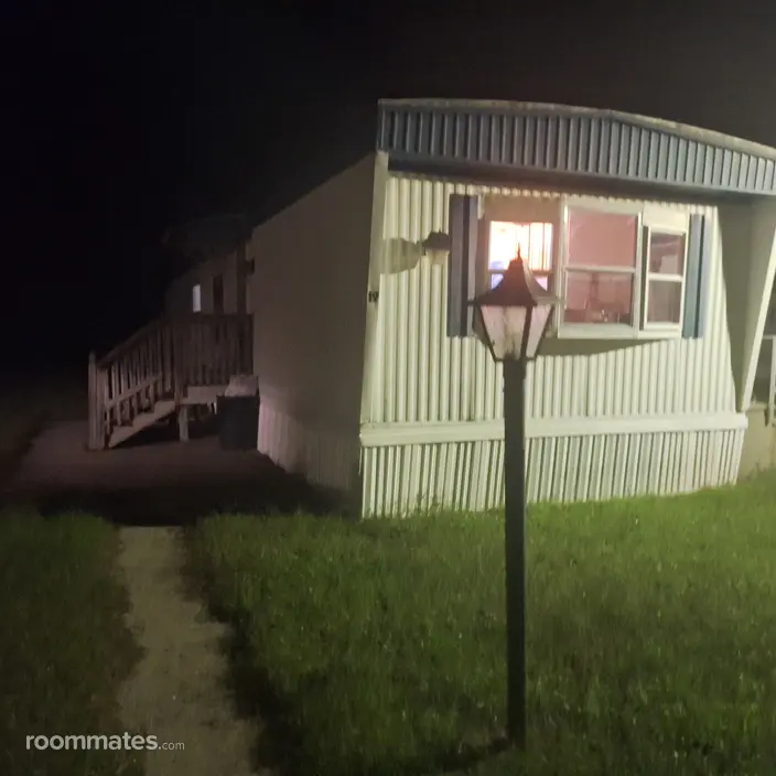 Room for rent in Felton, DE $800, house