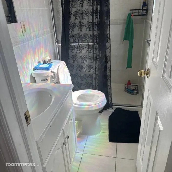 Room for rent in New York, NY $1300, house