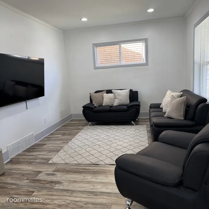 Room for rent in Louisville, KY $850, house