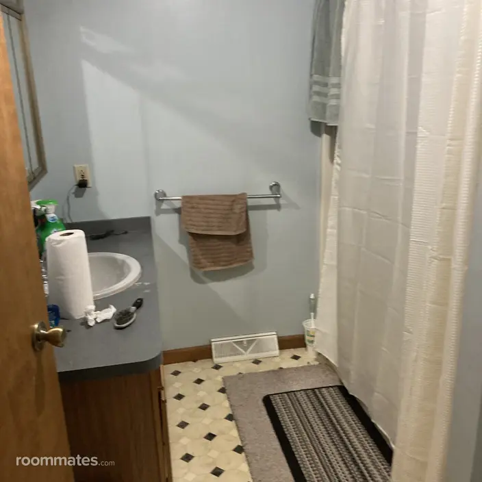 Room for rent in Orchard Park, NY $750, house