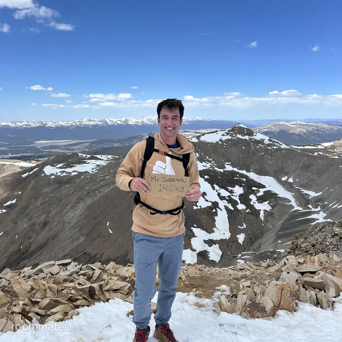Roommate looking Ventura, CA, $1400
