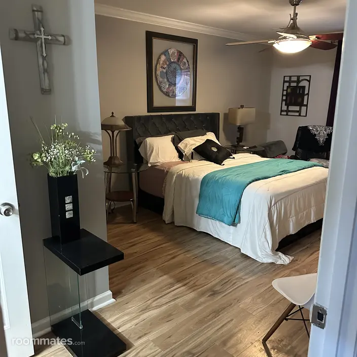 Room for rent in Huntsville, AL $1000, townhouse