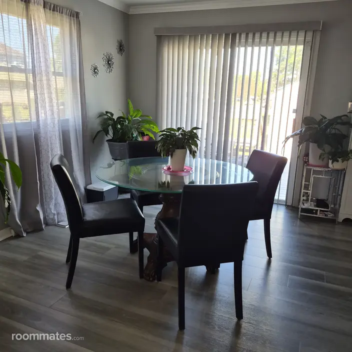 Room for rent in Hampton, VA $1200, house