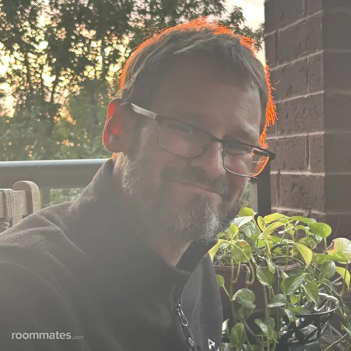 Roommate looking Shorewood, IL, $1000