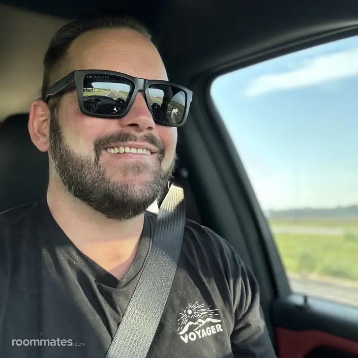 Roommate looking Cleburne TX, $1000