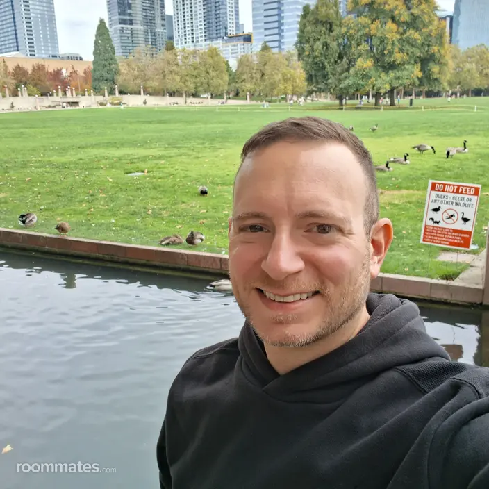 Roommate looking Bellevue, WA, $1200