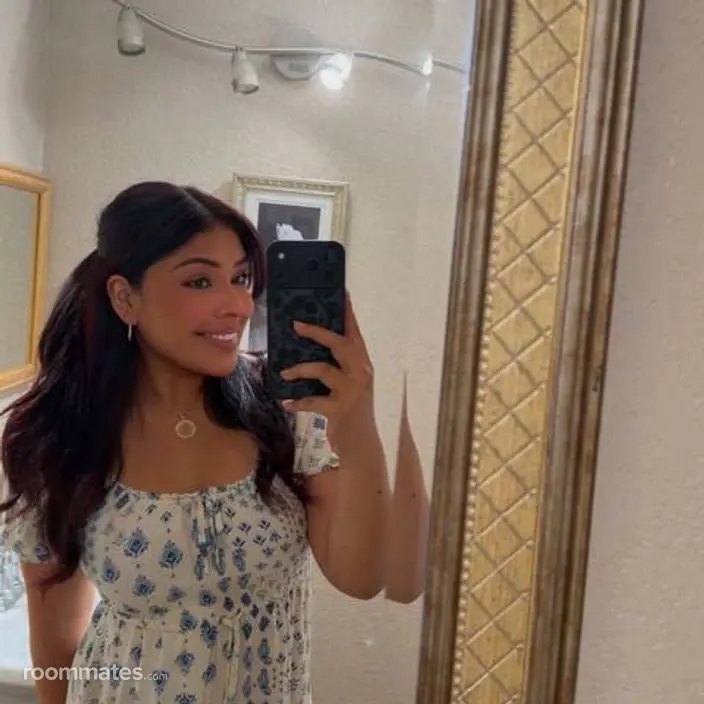 Roommate looking Orange, CA, $2000