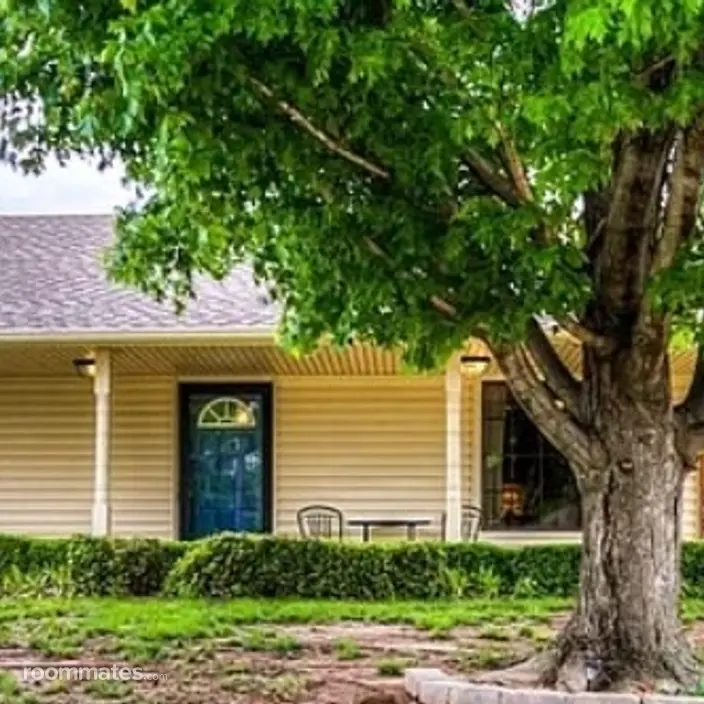 Room for rent in Yukon, OK $650, house