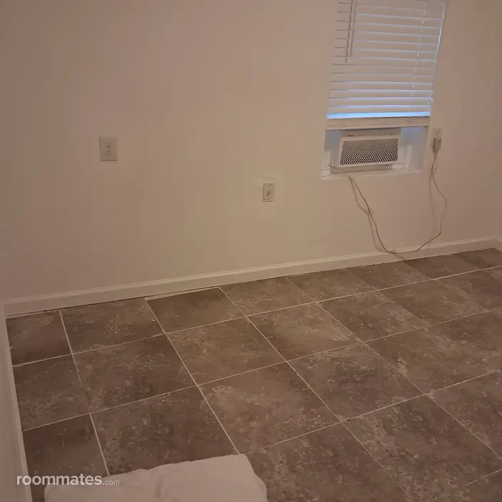 Room for rent in Bradenton, FL $1350, house