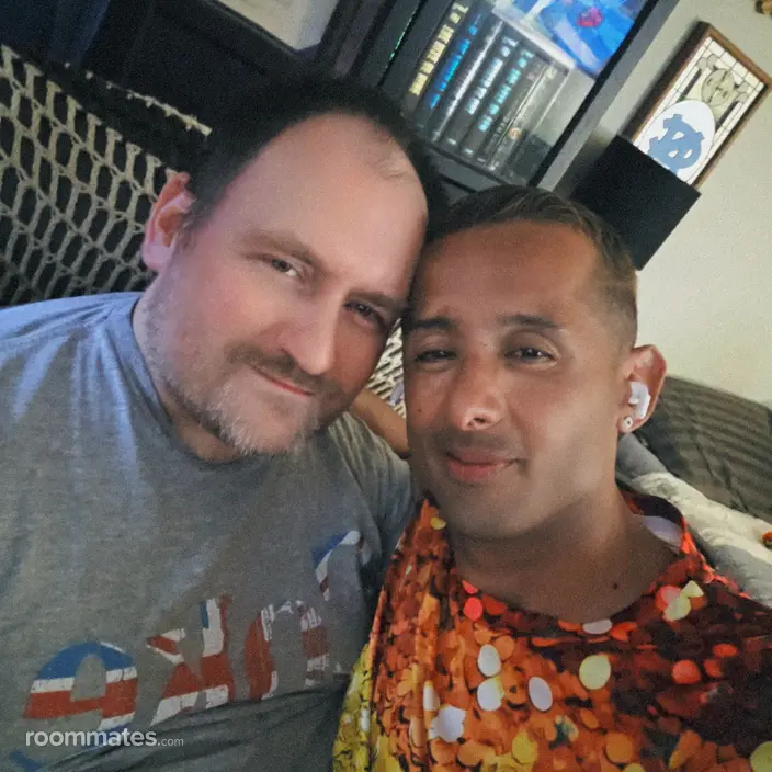Roommate looking Chicago, IL, $900