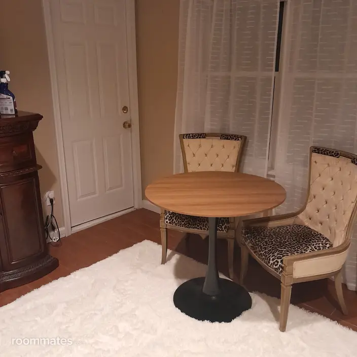 Room for rent in Blue Point, NY $1300, house