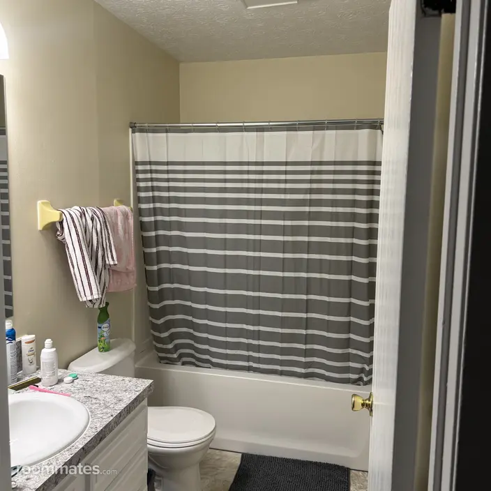 Room for rent in Canal Fulton, OH $700, townhouse