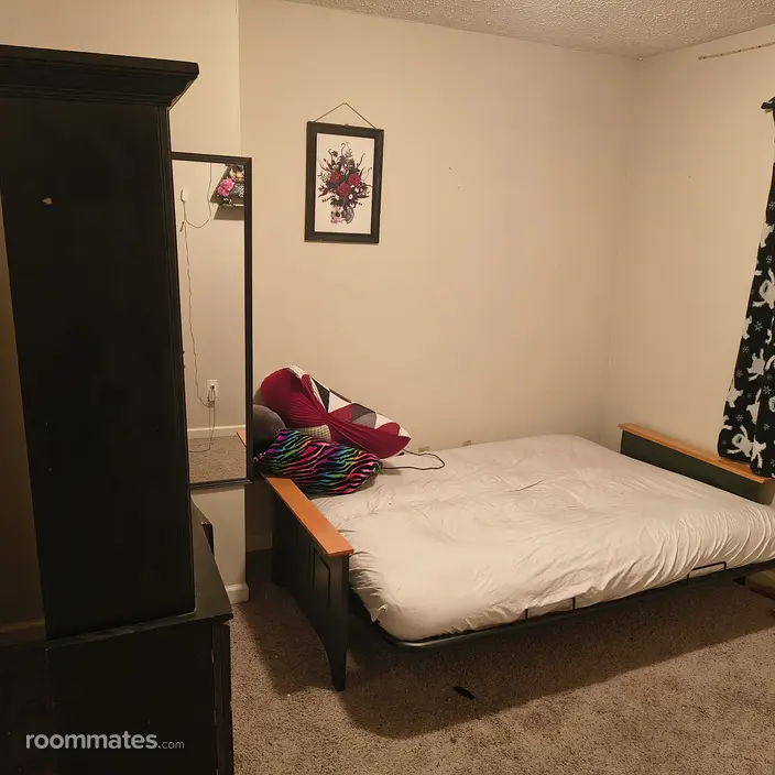 Room for rent in Canton, GA $800, house