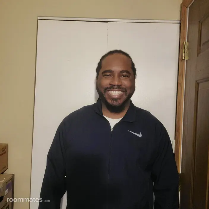 Roommate looking Downers Grove, IL, $800
