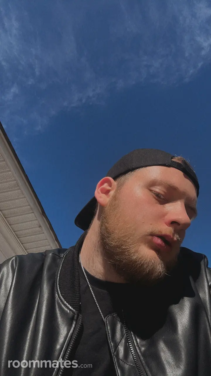 Profile photo 4 of 4
