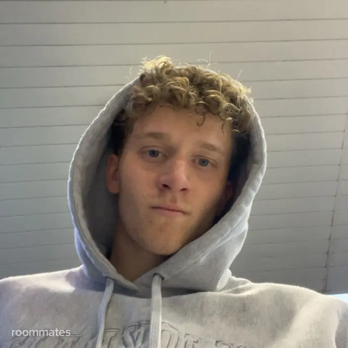 Roommate looking Islandia NY, $2000
