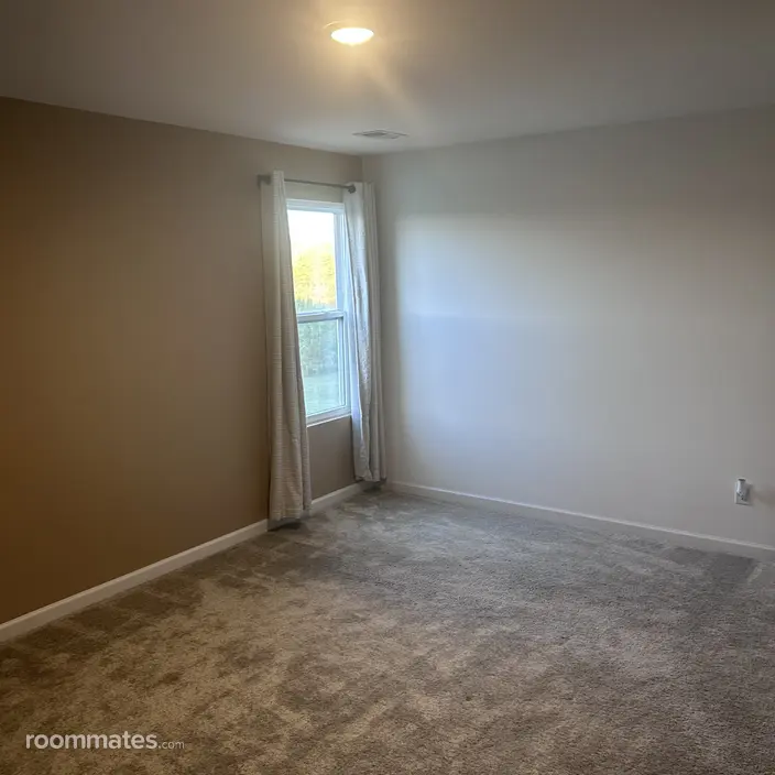 Room for rent in Lebanon, TN $1000, house