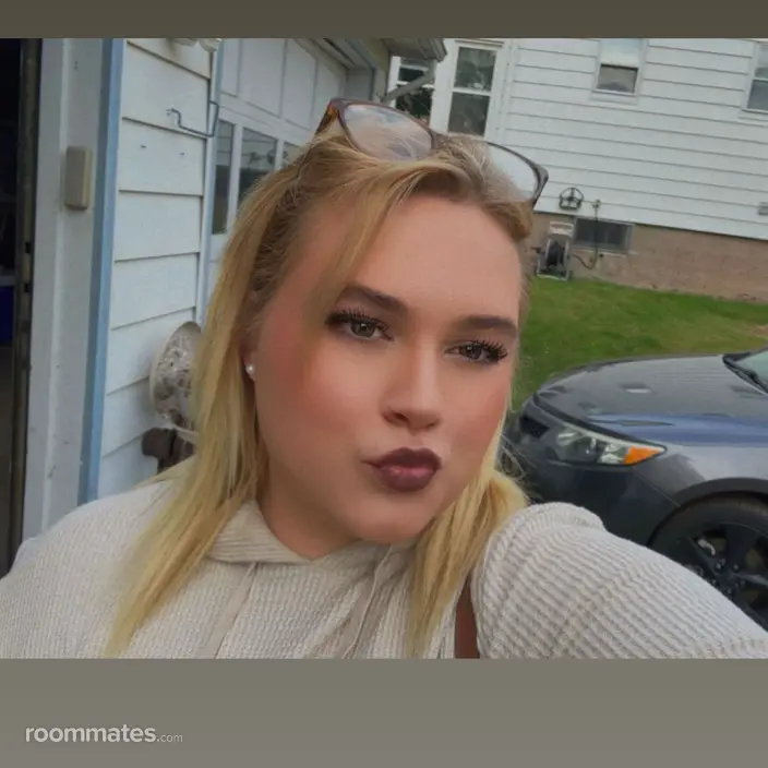 Roommate looking Ellington, CT, $900