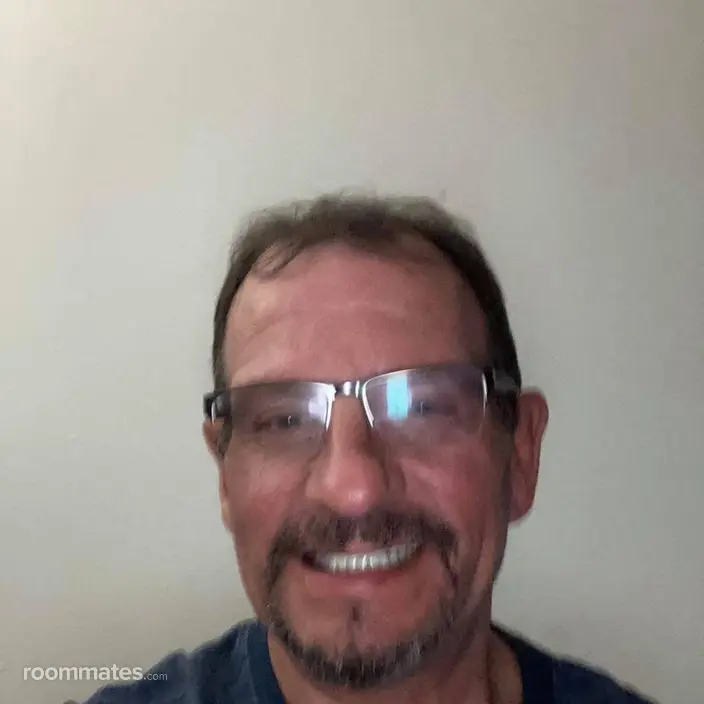 Roommate looking Lawrence, KS, $1000