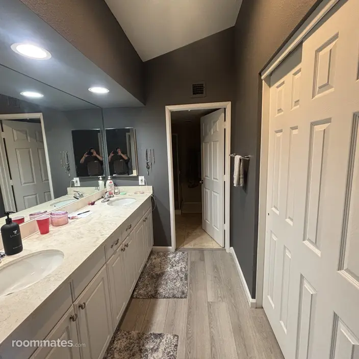 Room for rent in Scottsdale, AZ $920, condo