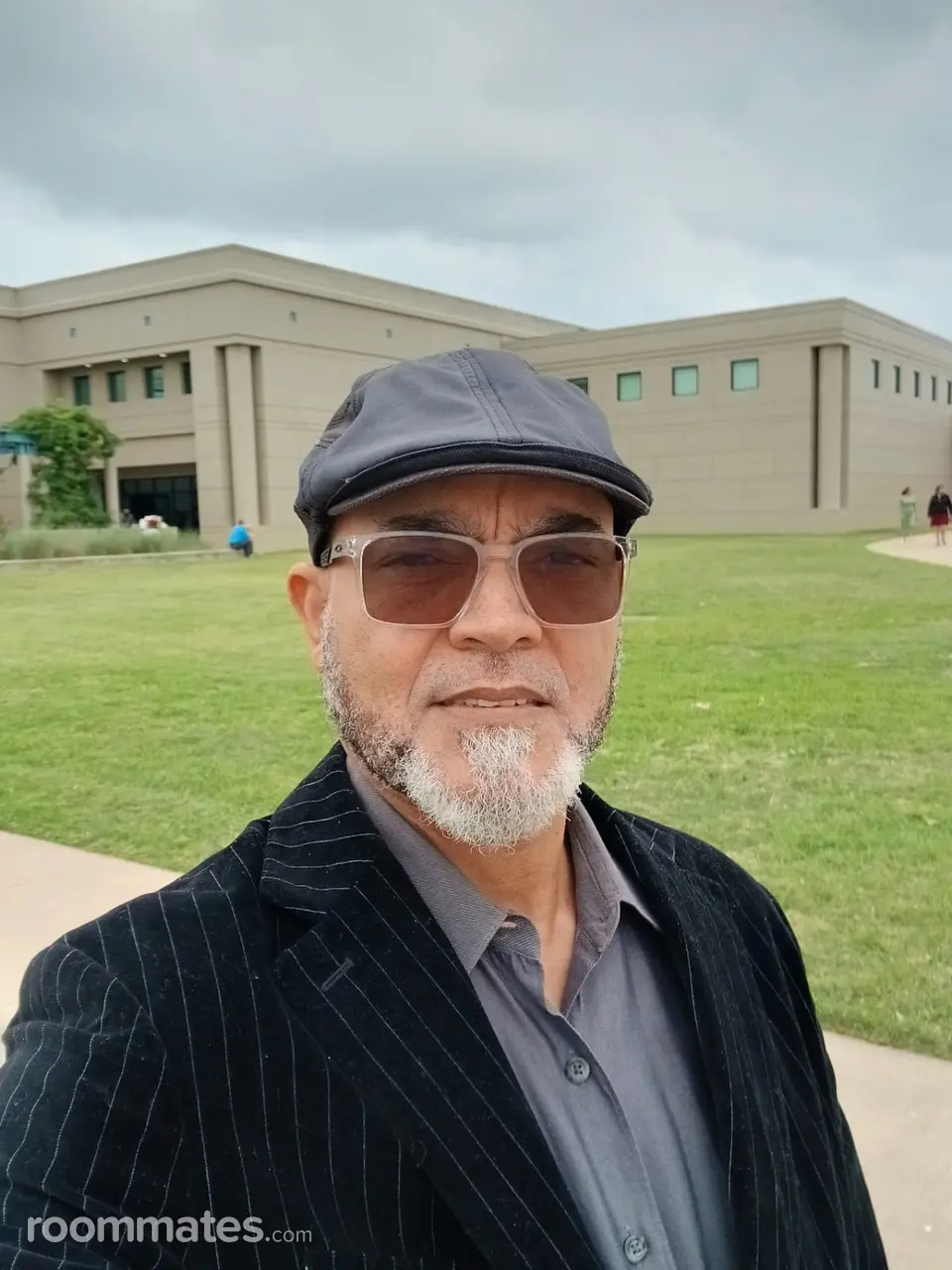Profile photo 4 of 4