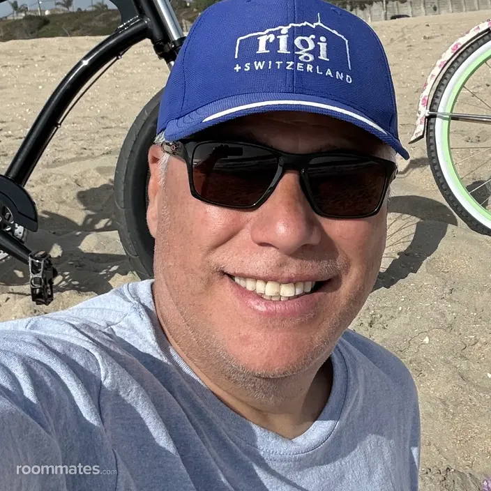 Roommate looking Newport Beach, CA, $2000