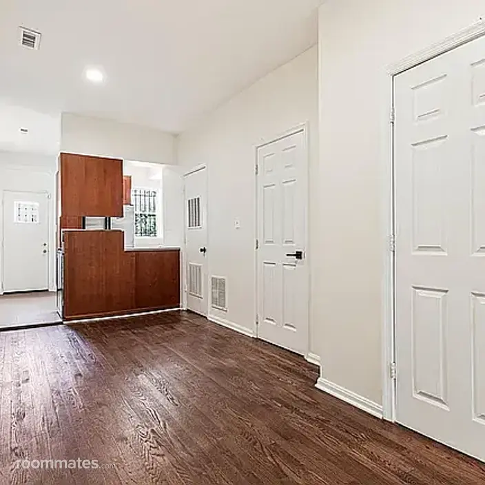 Room for rent in Washington, DC $1000, house