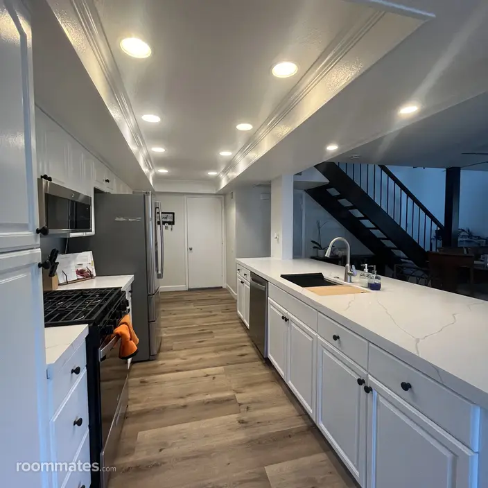 Room for rent in San Clemente, CA $1700, condo