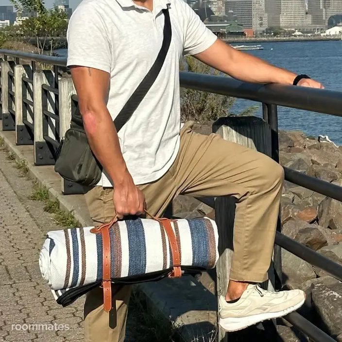 Roommate looking Harrison, NJ, $1100