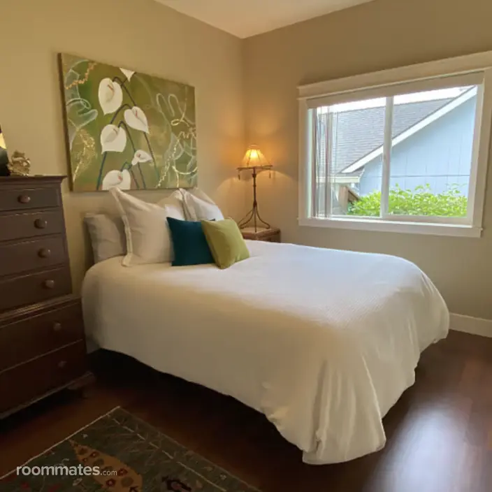 Room for rent in Lafayette, OR $1200, house