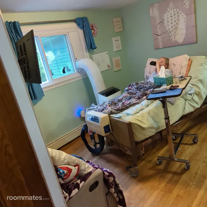 Room for rent in Salem, NH $565, house