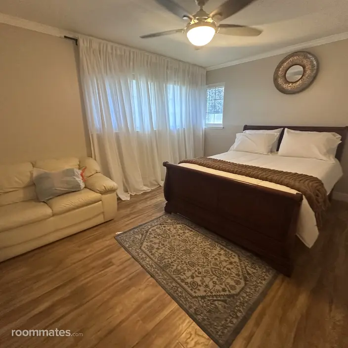 Room for rent in Sacramento, CA $1200, house