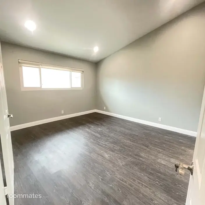 Room for rent in Garden Grove, CA $1400, house