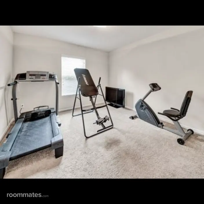 Room for rent in Jacksonville, FL $1000, house