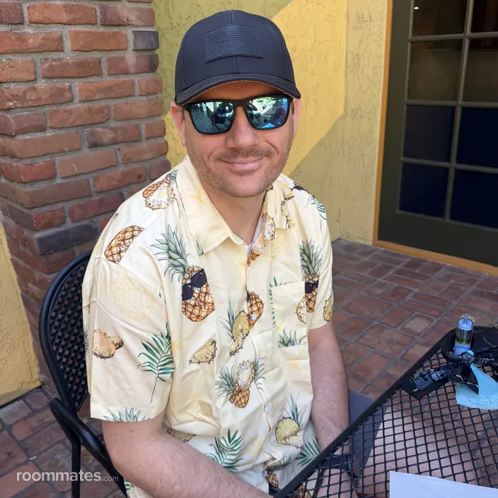 Roommate looking Orange, CA, $1100