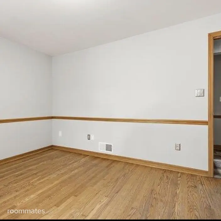 Room for rent in Ferguson, MO $800, house