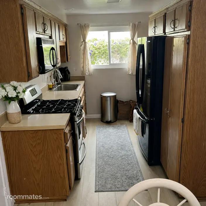 Room for rent in Oceanside, CA $2400, house