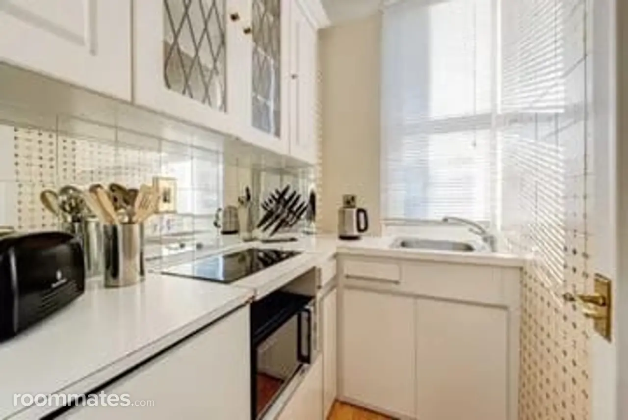 Profile photo 3 of 6