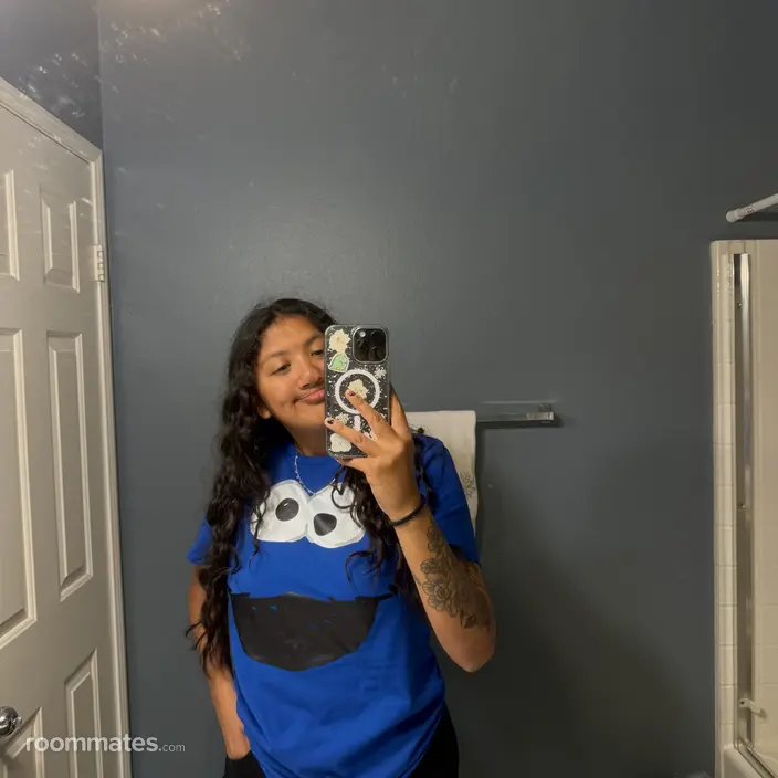 Roommate looking Riverside, CA, $900