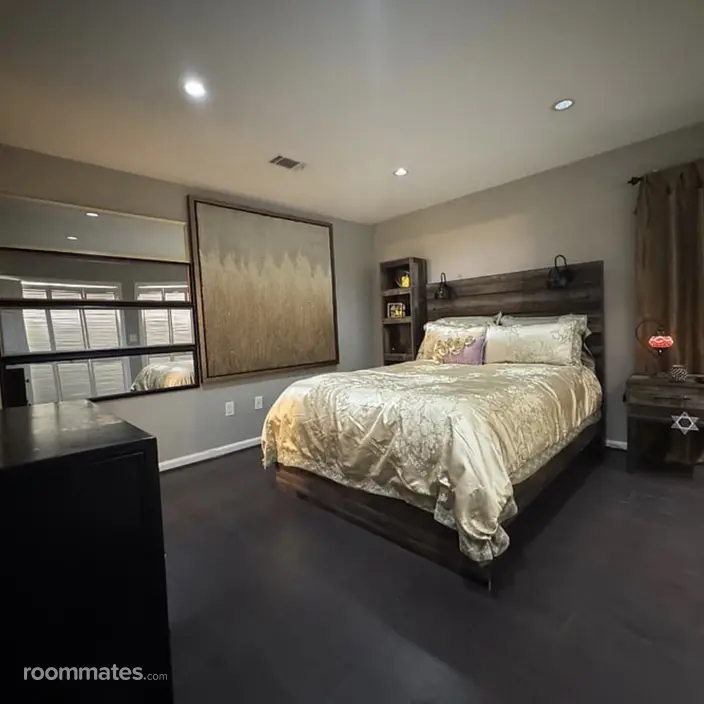 Room for rent in Atlanta, GA $1200, condo