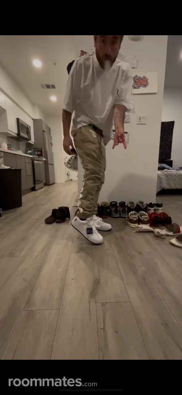 Profile photo 14 of 17