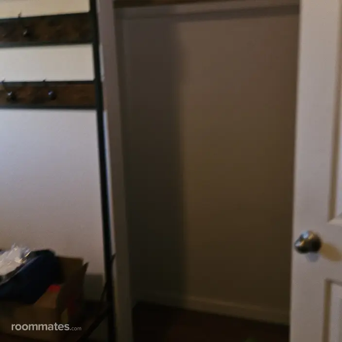 Room for rent in Portland, OR $700, house