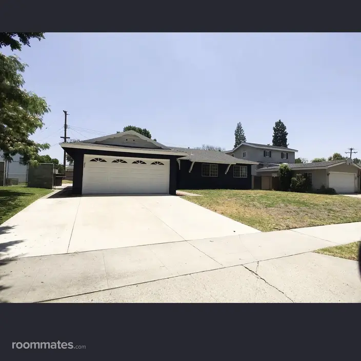 Room for rent in Fullerton, CA $1037, house