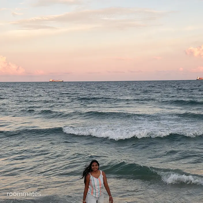 Roommate looking Pine Island Ridge, FL, $1400